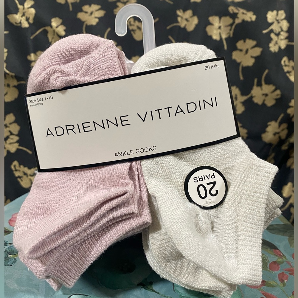 ⭐️NEW Adrienne Vittadini 20-Pack Ankle Socks,
7-10  Girls Toddler Shoe Size